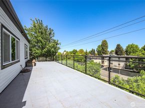 3717 California Avenue SW 304, Seattle WA 98116