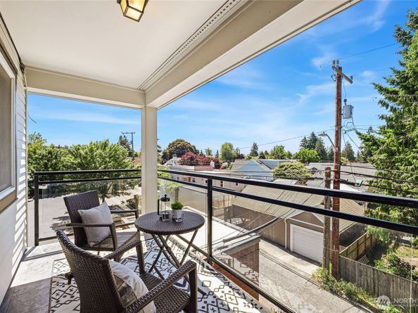 3717 California Avenue SW 304, Seattle WA 98116