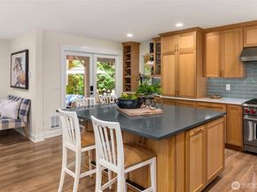 16819 171st Place NE, Woodinville WA 98072