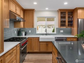 16819 171st Place NE, Woodinville WA 98072