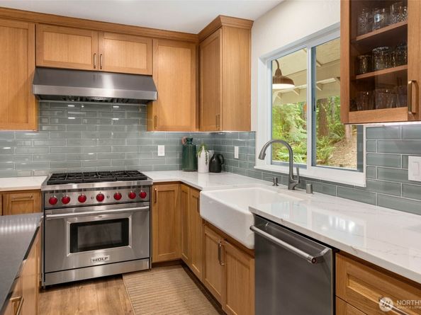 16819 171st Place NE, Woodinville WA 98072
