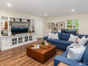 16819 171st Place NE, Woodinville WA 98072
