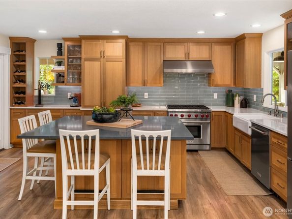 16819 171st Place NE, Woodinville WA 98072