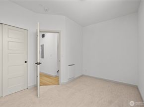 7007 9th Avenue NE, Seattle WA 98115