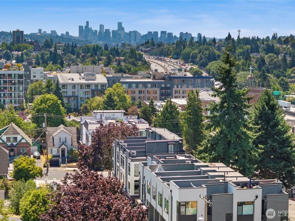 7007 9th Avenue NE, Seattle WA 98115