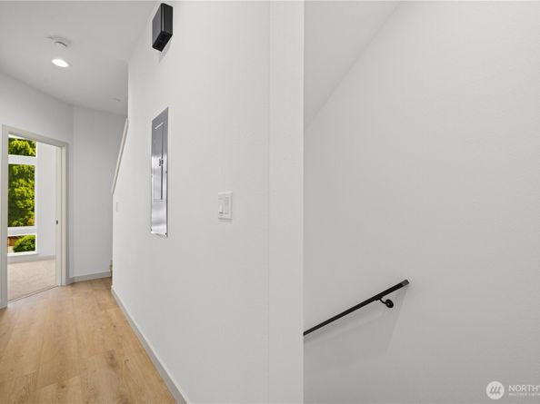 7007 9th Avenue NE, Seattle WA 98115