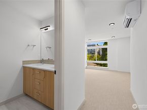7007 9th Avenue NE, Seattle WA 98115
