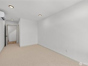 7007 9th Avenue NE, Seattle WA 98115
