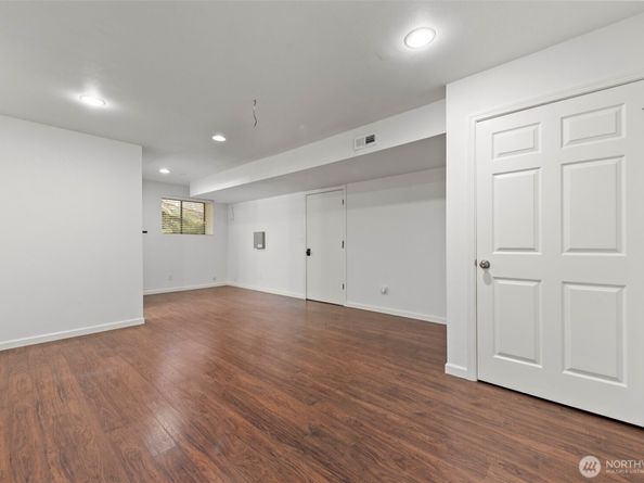 3401 161st Place SE 63, Bellevue WA 98008