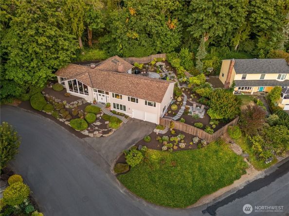 8413 SE 53rd Place, Mercer Island WA 98040