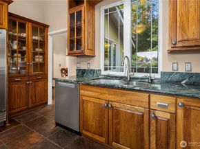 8413 SE 53rd Place, Mercer Island WA 98040