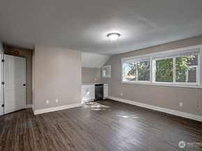 5037 21st Avenue NE, Seattle WA 98105