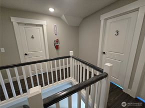 5037 21st Avenue NE, Seattle WA 98105