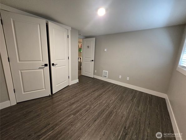 5037 21st Avenue NE, Seattle WA 98105