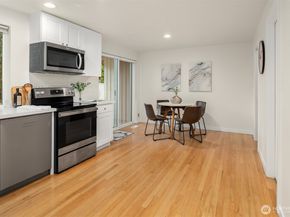 6423 156th Place NE, Redmond WA 98052