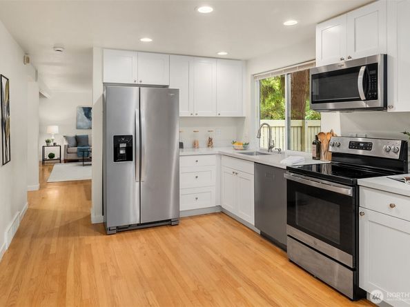 6423 156th Place NE, Redmond WA 98052