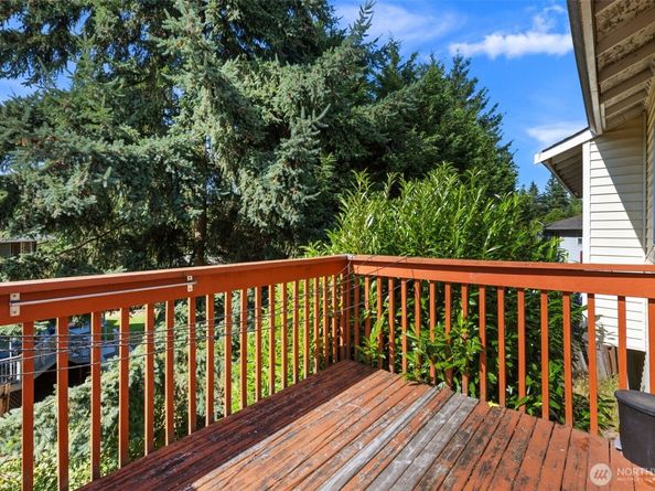 18920 21st Avenue West, Lynnwood WA 98036