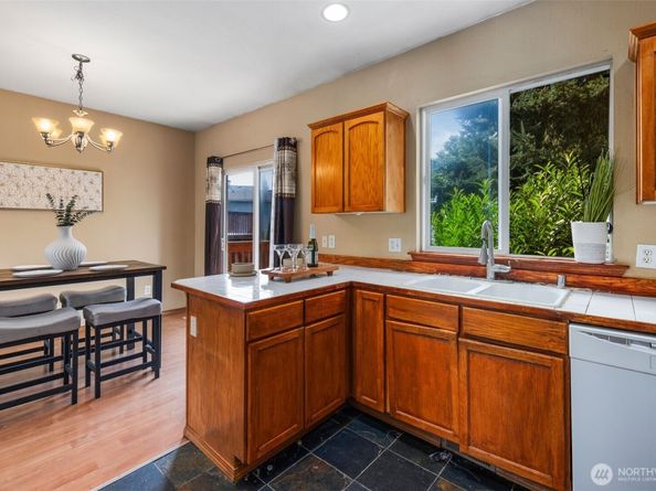 18920 21st Avenue West, Lynnwood WA 98036