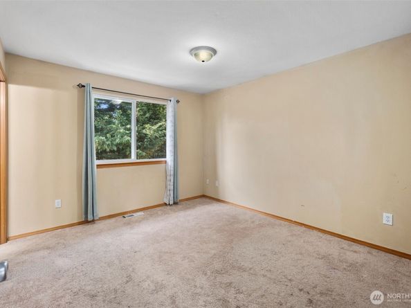 18920 21st Avenue West, Lynnwood WA 98036