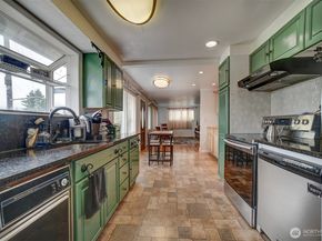 920 E 31st Street, Bremerton WA 98310