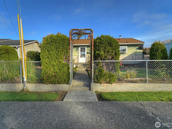 920 E 31st Street, Bremerton WA 98310