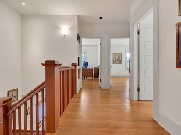 735 33 Avenue, Seattle WA 98122