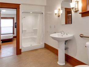 735 33 Avenue, Seattle WA 98122