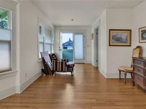 735 33 Avenue, Seattle WA 98122