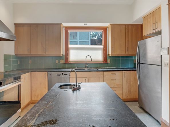 735 33 Avenue, Seattle WA 98122