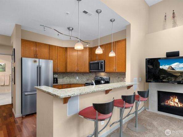 150 102nd Avenue SE 401, Bellevue WA 98004