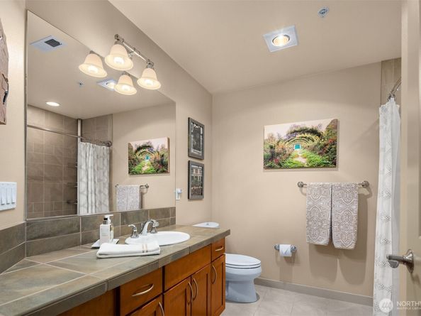 150 102nd Avenue SE 401, Bellevue WA 98004
