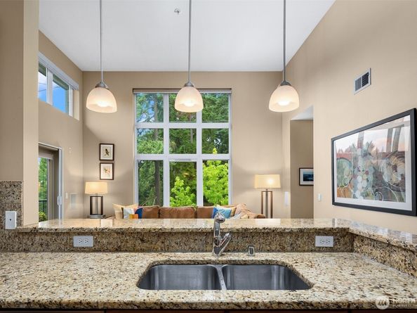 150 102nd Avenue SE 401, Bellevue WA 98004