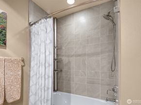 150 102nd Avenue SE 401, Bellevue WA 98004