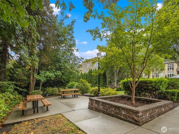 150 102nd Avenue SE 401, Bellevue WA 98004