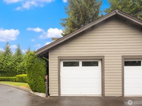 150 102nd Avenue SE 401, Bellevue WA 98004