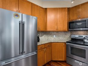 150 102nd Avenue SE 401, Bellevue WA 98004