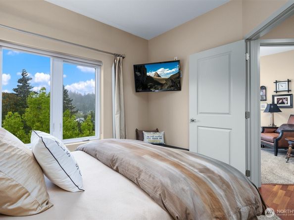 150 102nd Avenue SE 401, Bellevue WA 98004