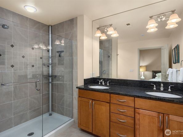 150 102nd Avenue SE 401, Bellevue WA 98004