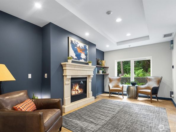 150 102nd Avenue SE 401, Bellevue WA 98004