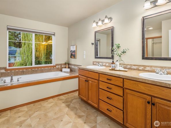 8718 200th Street SW, Edmonds WA 98026