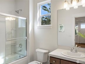 18521 46th Avenue SE, Bothell WA 98012