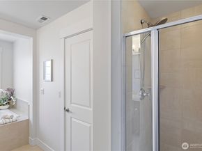 18521 46th Avenue SE, Bothell WA 98012