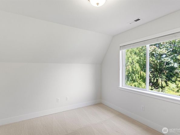 18521 46th Avenue SE, Bothell WA 98012