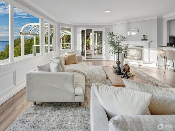 8001 Talbot Road, Edmonds WA 98026
