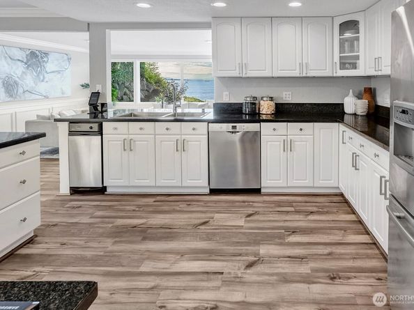 8001 Talbot Road, Edmonds WA 98026