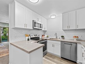 13932 NE 60th Street 150, Redmond WA 98052