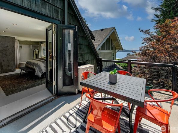 1525 Madrona Drive, Seattle WA 98122