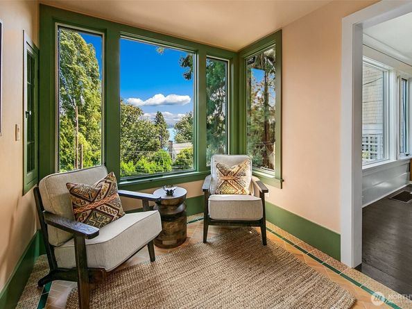 1525 Madrona Drive, Seattle WA 98122