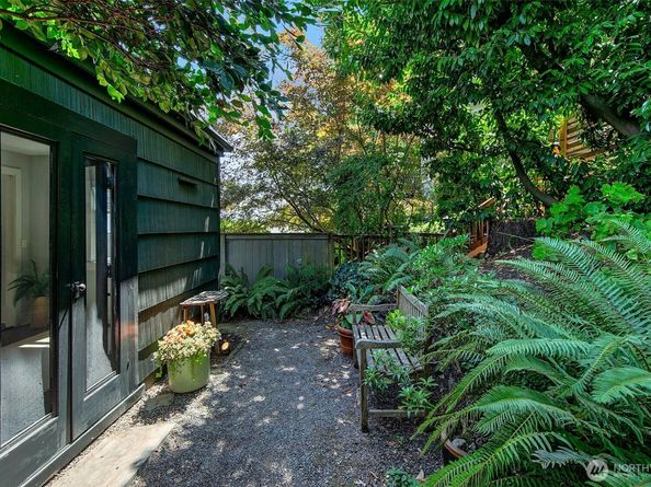 1525 Madrona Drive, Seattle WA 98122