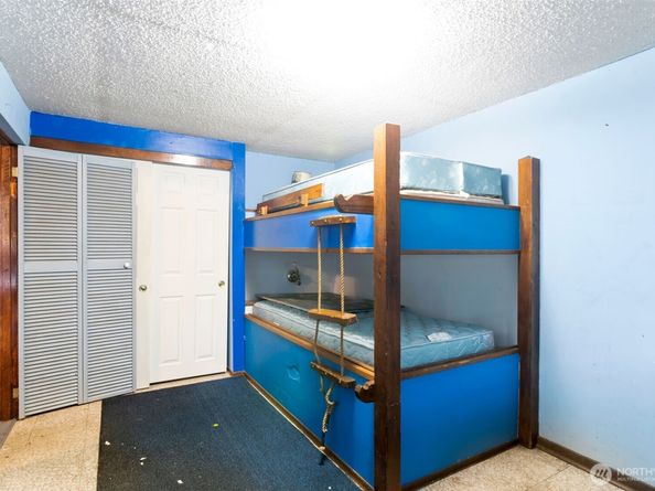 2124 N 167th Street, Shoreline WA 98133